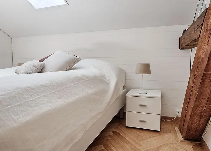 לינה וארוחת בוקר Am Pavillon Bed & Kitchen 3*