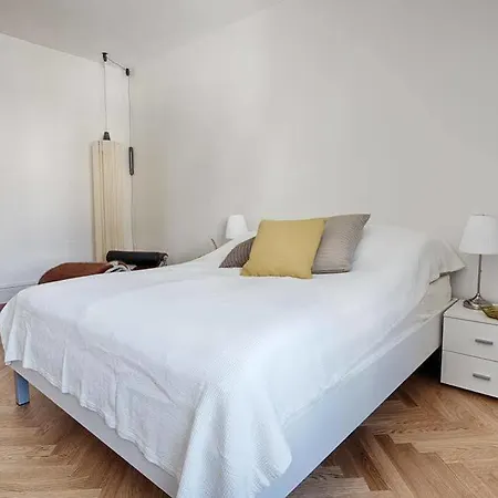 Am Pavillon, Bed&kitchen 3* Bern
